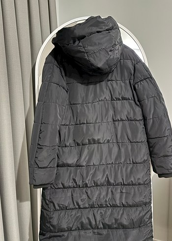 Siyah Kapüşonlu Uzun Kadın Kışlık Mont - Görsel 4