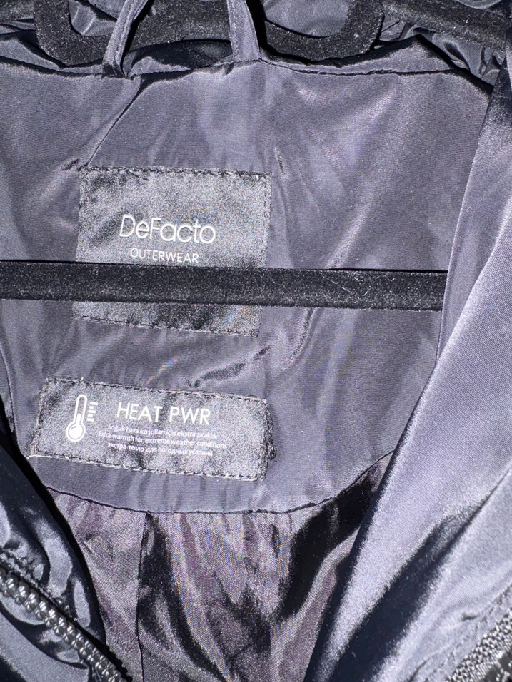 Siyah Kapüşonlu Uzun Kadın Kışlık Mont - Görsel 2