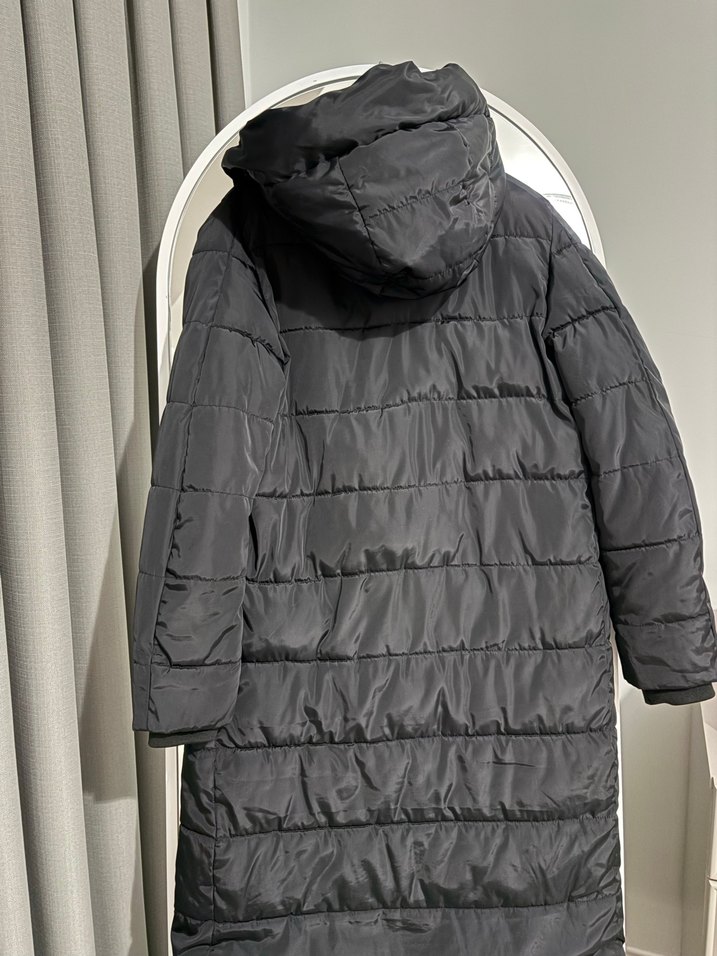 Siyah Kapüşonlu Uzun Kadın Kışlık Mont - Görsel 4