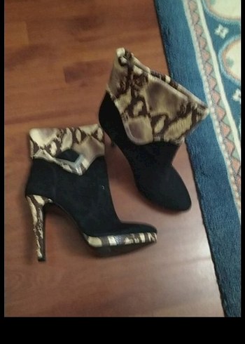 Zara Siklik Ve Konfor Siyah Yilan Desenli Stiletto Bot