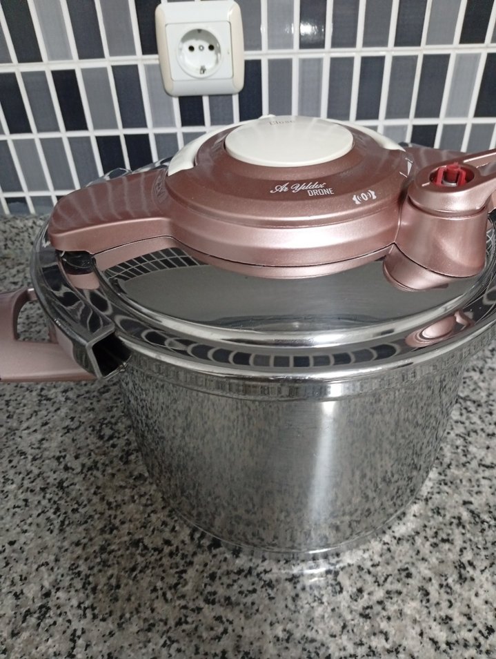 Pembe KapaklıGri Düdüklü Tencere - Görsel 2