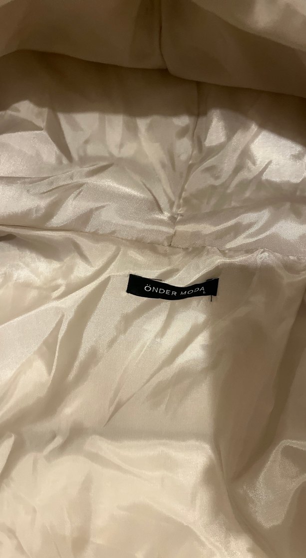 Beyaz Parlak Kadın Midi Ceket - Görsel 3