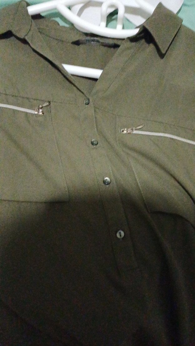 Haki Renk Kadın Düğmeli Uzun Kollu Gömlek - Görsel 3