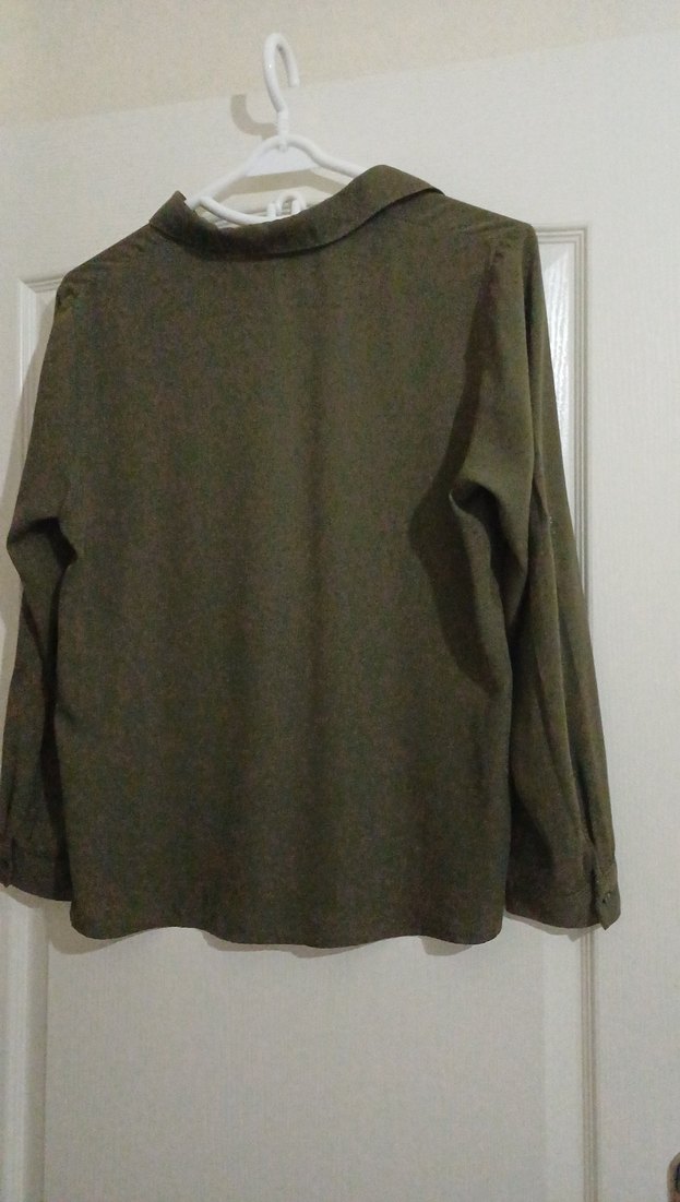 Haki Renk Kadın Düğmeli Uzun Kollu Gömlek - Görsel 2