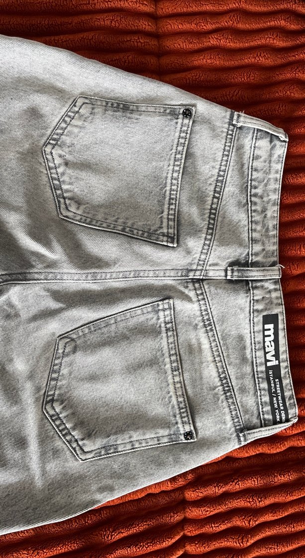 Gri Düğmeli Normcore Kadın Kot Pantolon - Görsel 3