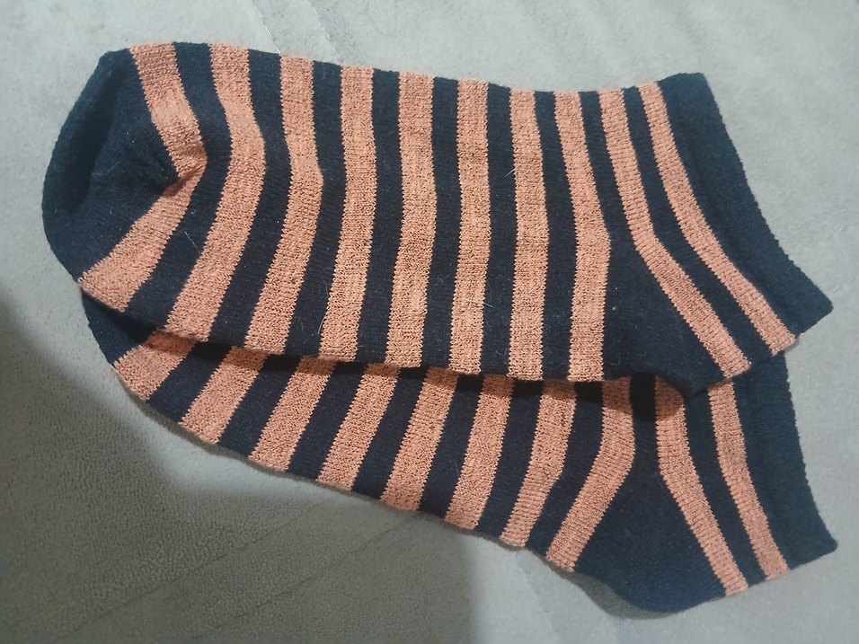 Kahverengi Çizgili Bayan Çorabı - Görsel 2