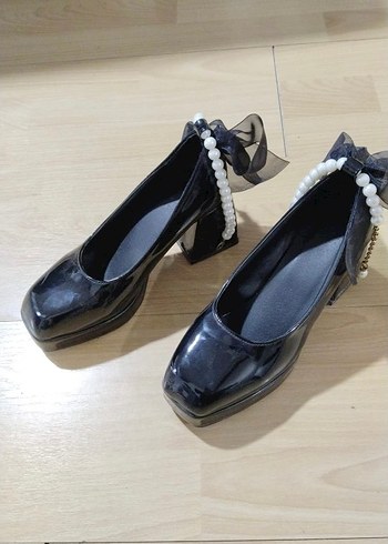 İnci Detaylı Siyah Rugan Topuklu Ayakkabı - Görsel 3