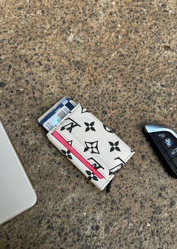 LV Monogram Giant Kartlık Beyaz zemin, siyah cesaret İkonik lüks - Görsel 7