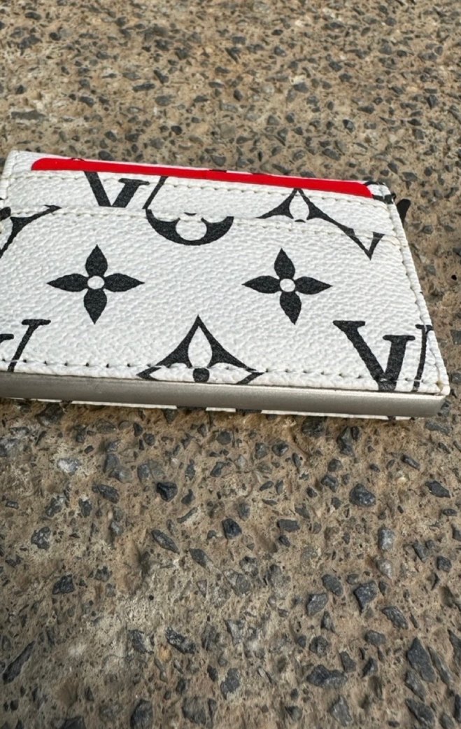 LV Monogram Giant Kartlık Beyaz zemin, siyah cesaret İkonik lüks - Görsel 4