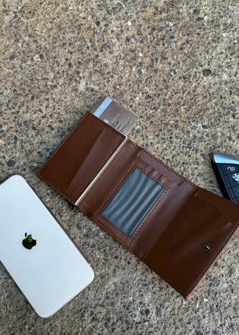 Guess Monogram İhtişamı ve Premium Zarafet Kartlık - Görsel 7