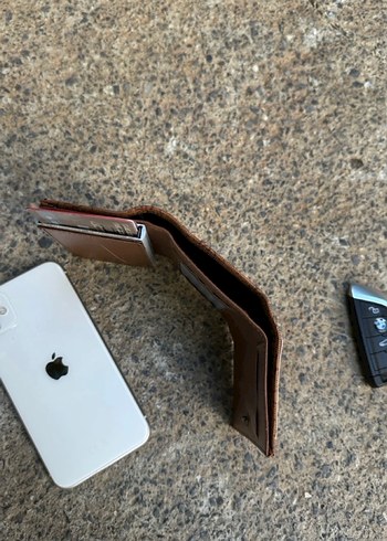 Guess Monogram İhtişamı ve Premium Zarafet Kartlık - Görsel 8