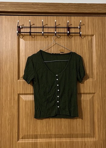 Haki V Yaka Düğmeli Kısa Kollu Kadın Bluz - Görsel 2