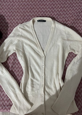 Beyaz V Yaka Pamuklu Kadın Hırka - Görsel 2