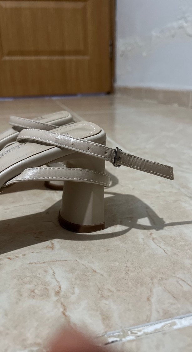 Bej Kadın Topuklu Minimalist Sandalet - Görsel 3