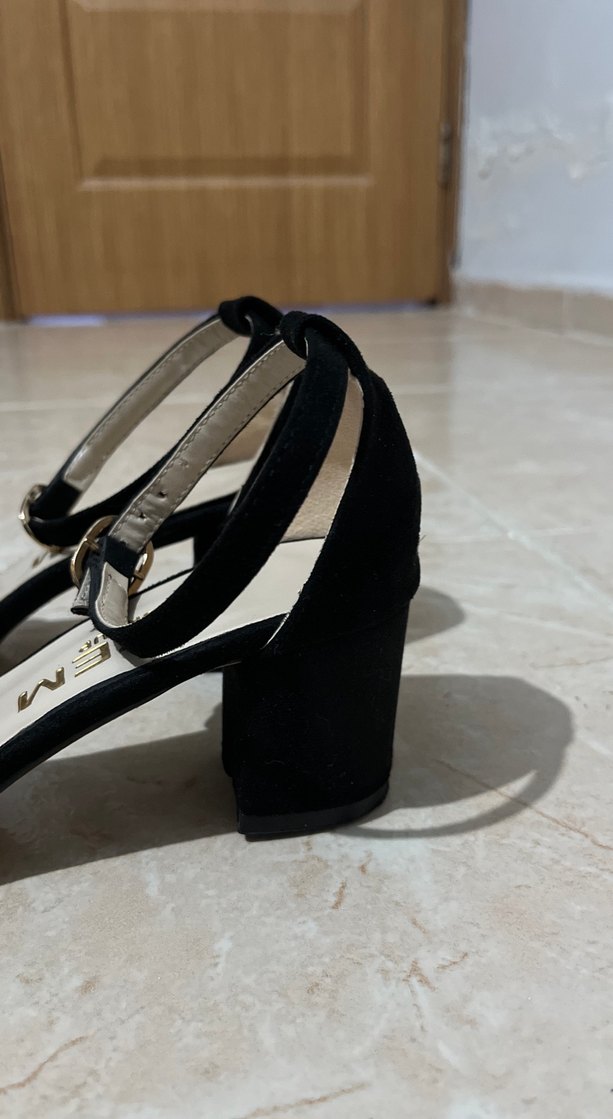 Siyah Tokalı İnce Topuklu Kadın Abiye Ayakkabı - Görsel 3
