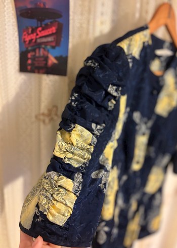 Sarı Çiçek Desenli Vintage Kadın Bluz - Görsel 5