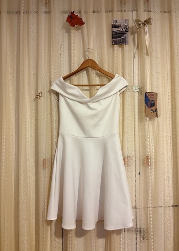 Kaliteli Kumaş Beyaz Straplez Midi Pamuklu Elbise - Görsel 4