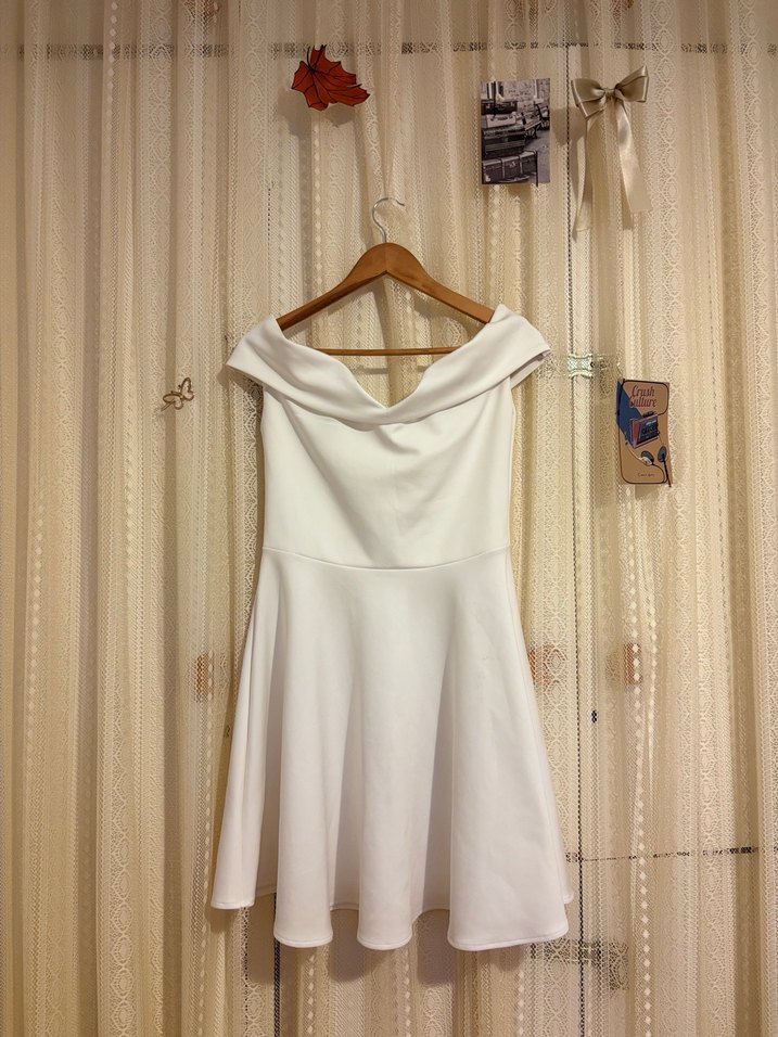 Kaliteli Kumaş Beyaz Straplez Midi Pamuklu Elbise - Görsel 4