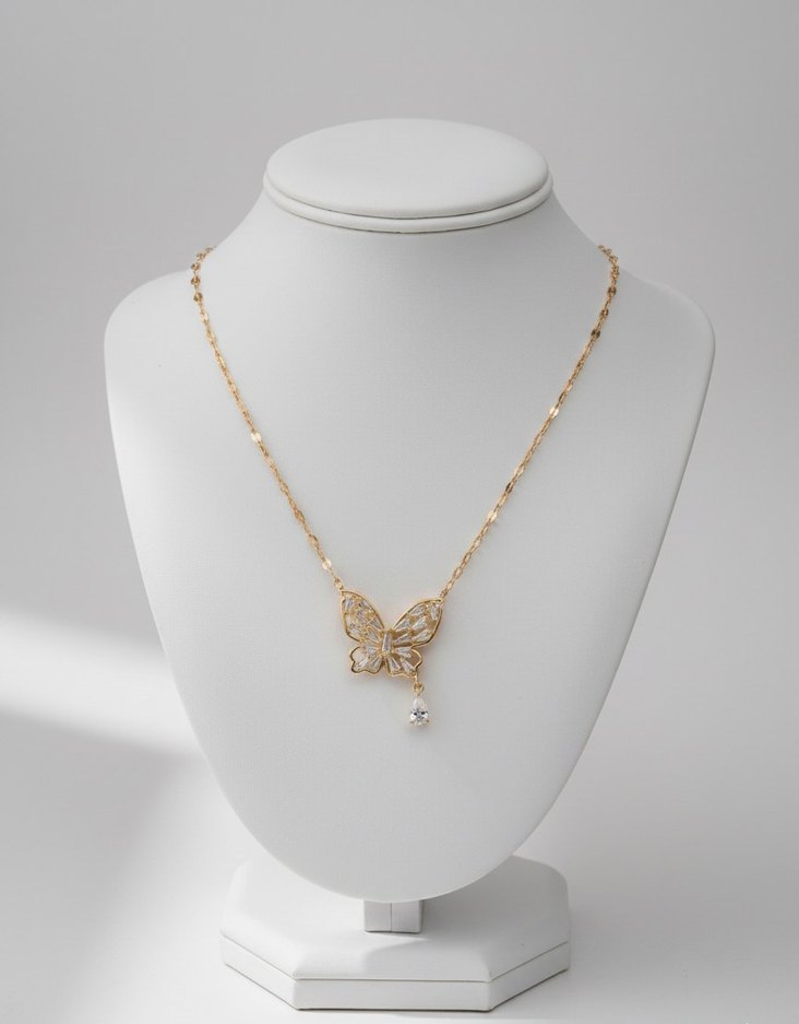 Altın Renk Zincir Detaylı Kelebek Kolye - Görsel 2