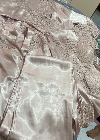 Bordo İşlemeli Mini Saten Gecelik - Görsel 4