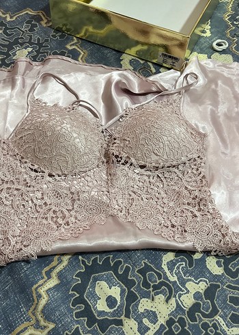 Bordo İşlemeli Mini Saten Gecelik - Görsel 2