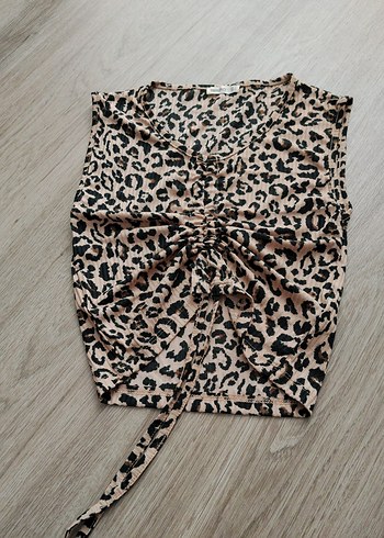 Leopar Desenli Kemerli Sokak Stili Kedi Kıyafeti - Görsel 4