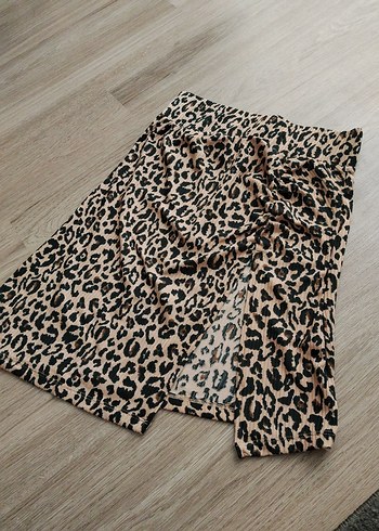 Leopar Desenli Kemerli Sokak Stili Kedi Kıyafeti - Görsel 3