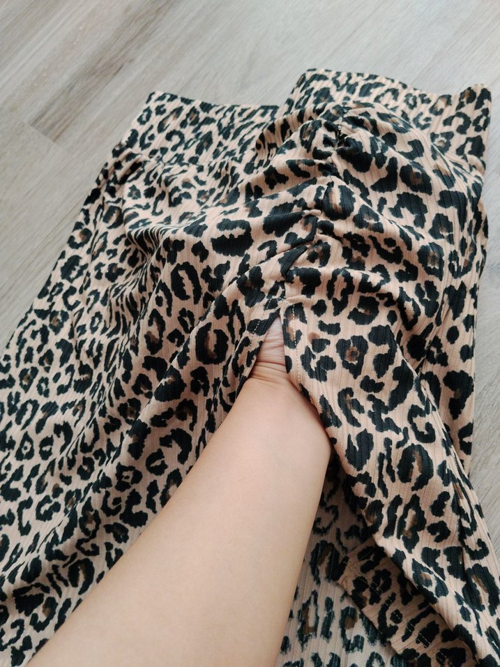 Leopar Desenli Kemerli Sokak Stili Kedi Kıyafeti - Görsel 2