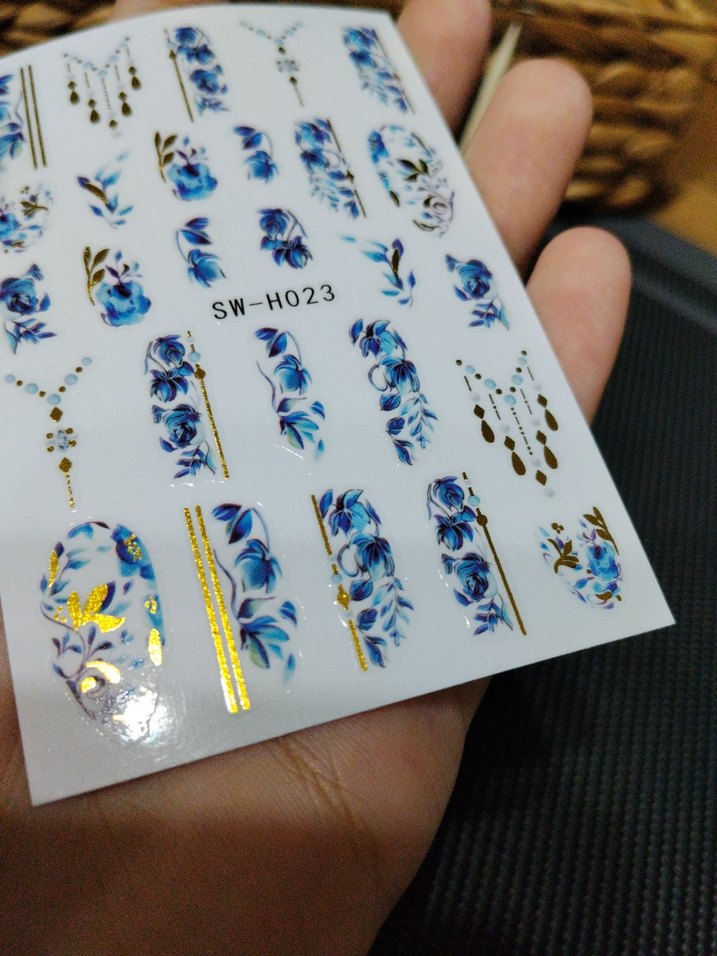 Mavi Çiçekli Tırnak Süslemeleri - Görsel 4