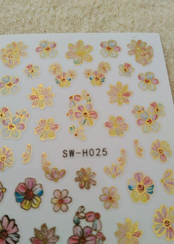 Renkli Çiçek Desenli Tırnak Süslemeleri - Görsel 3