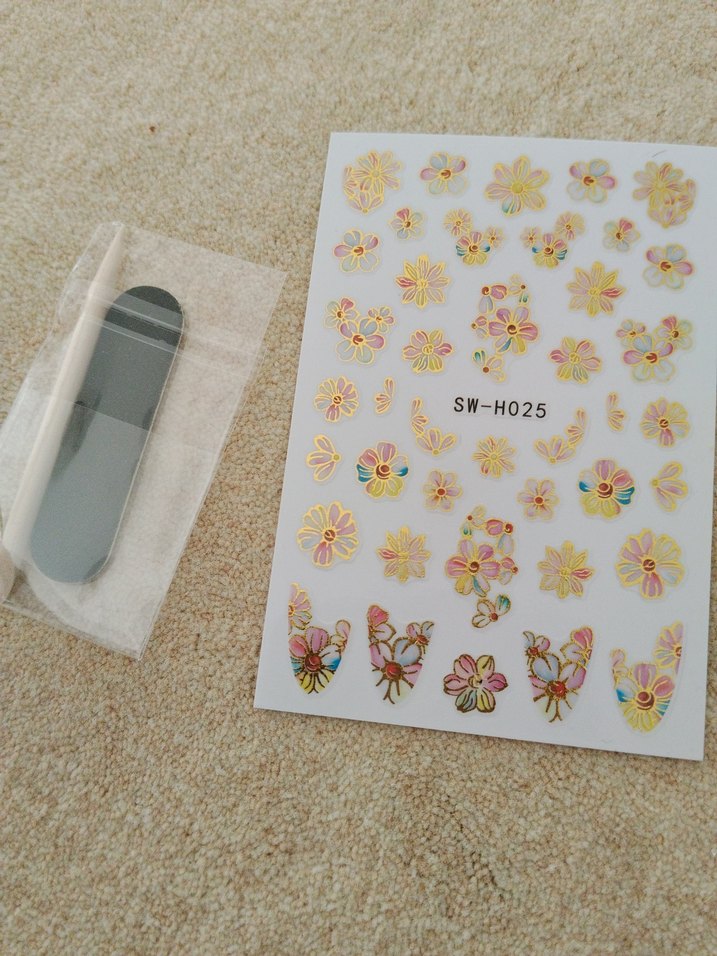 Renkli Çiçek Desenli Tırnak Süslemeleri - Görsel 2