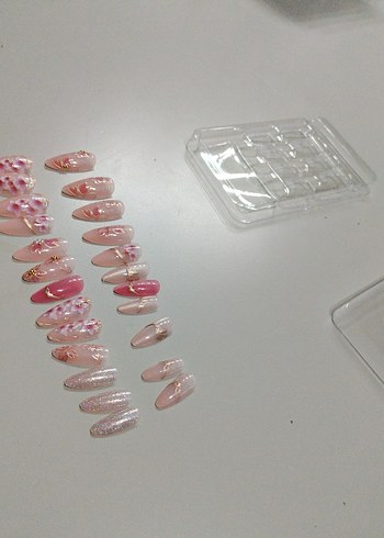 Pembe Pastel Çiçekli Tırnak Süsleri - Görsel 2