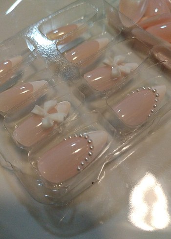 Beyaz Pastel Tırnak Süslemeleri - Görsel 2