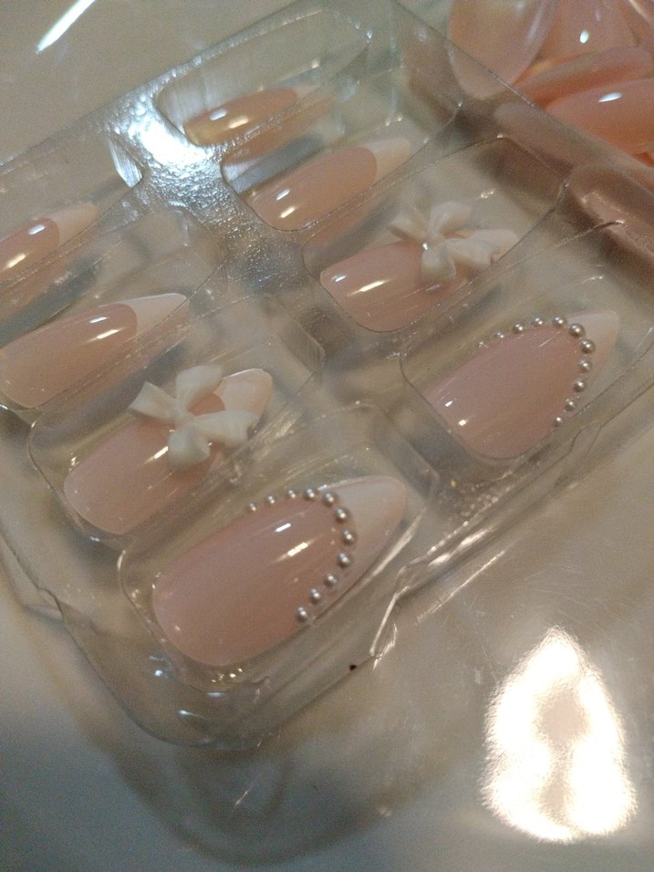 Beyaz Pastel Tırnak Süslemeleri - Görsel 2