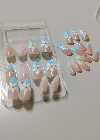 Mavi Pastel Çiçekli Tırnak Süsleri - Görsel 2