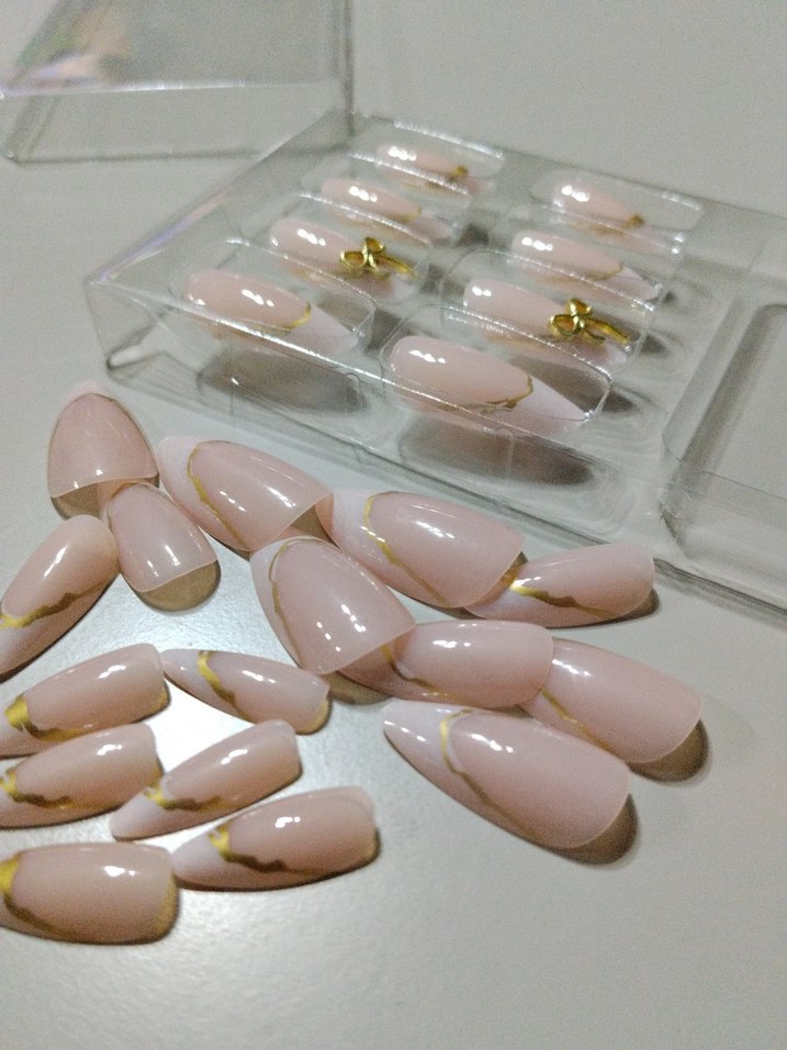 Pastel Beyaz Tırnak Süslemeleri - Görsel 3