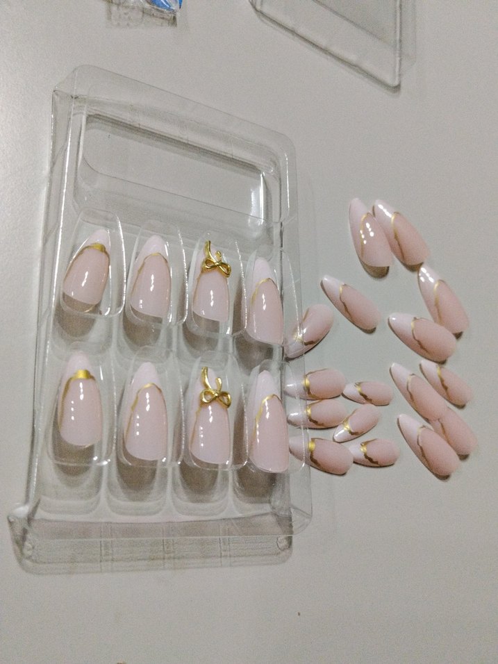 Pastel Beyaz Tırnak Süslemeleri - Görsel 4