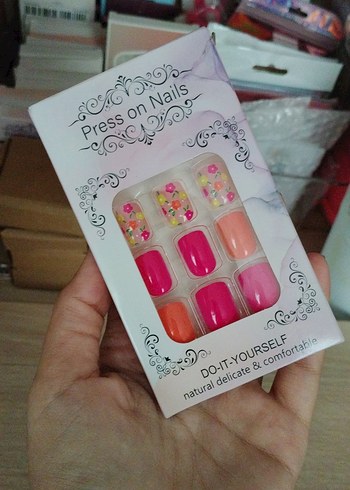 Renkli Pembe Kendinden Yapışkanlı Tırnak Süsleri - Görsel 2