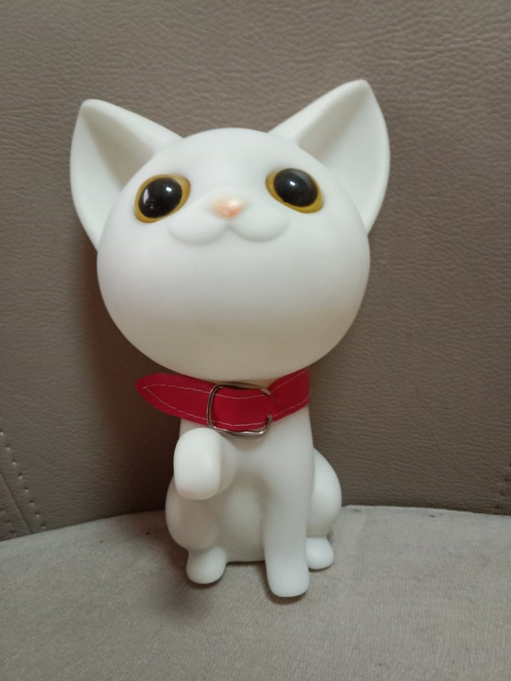 Beyaz Kedi Figürü Kırmızı Boyunluklu kumbara - Görsel 3