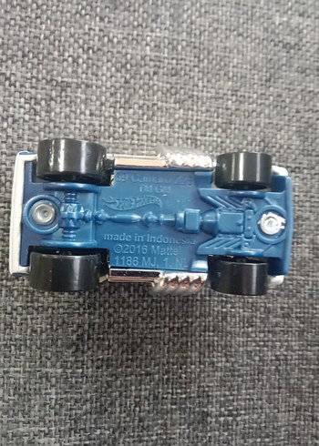 Parlak Mavi Hot Wheels Oyuncak Araba - Görsel 2