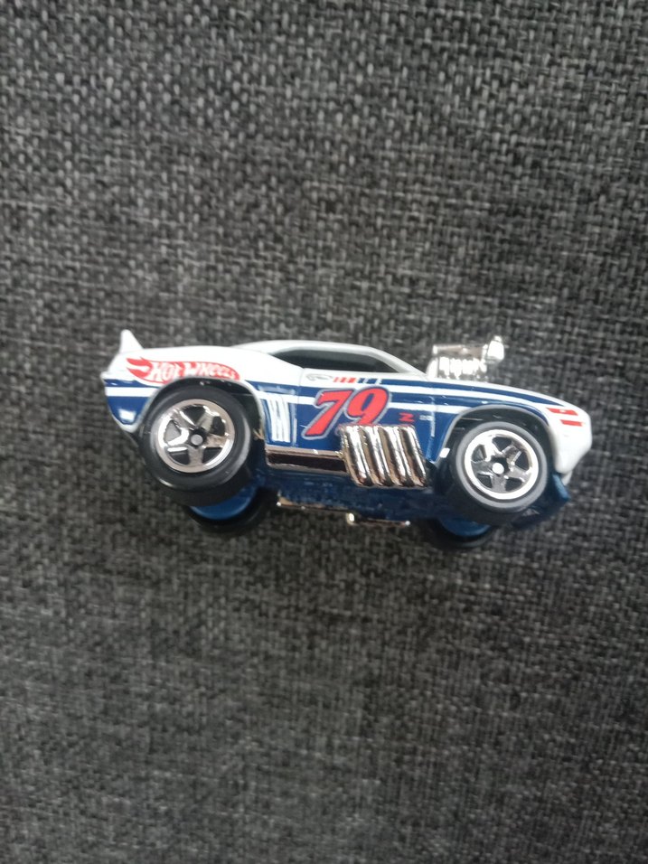 Parlak Mavi Hot Wheels Oyuncak Araba - Görsel 5