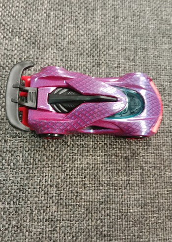 Renkli Pembe Oyuncak Araba