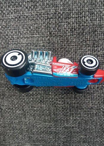 Renkli Mavi Oyuncak Araba