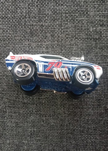 Parlak Mavi Hot Wheels Oyuncak Araba