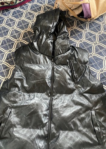 Siyah Deri Yüksek Yakalı Kadın Yelek - Görsel 4