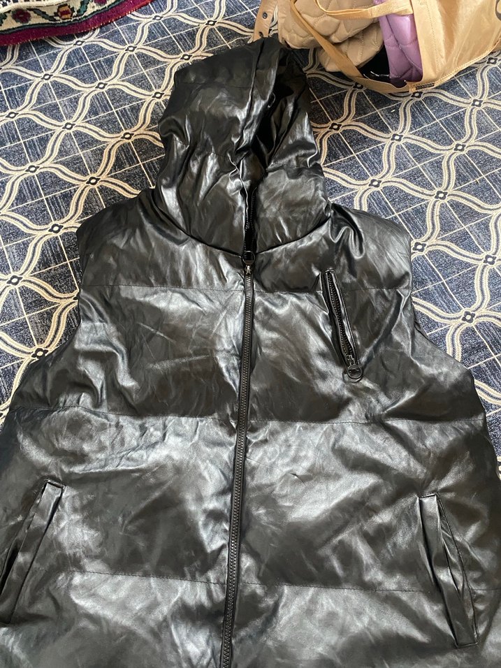 Siyah Deri Yüksek Yakalı Kadın Yelek - Görsel 4