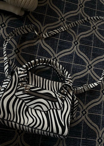 Kadın Zebra Desenli Deri Omuz Çantası - Görsel 2