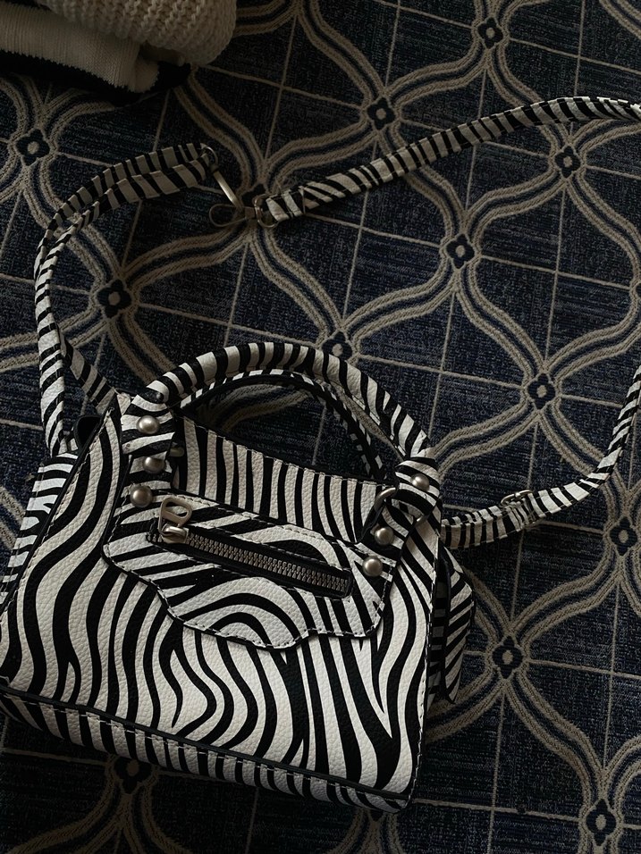 Kadın Zebra Desenli Deri Omuz Çantası - Görsel 2