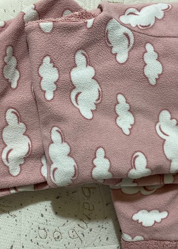 Kız Çocuk Pembe Bulut Desenli Polar Pijama Takımı - Görsel 3