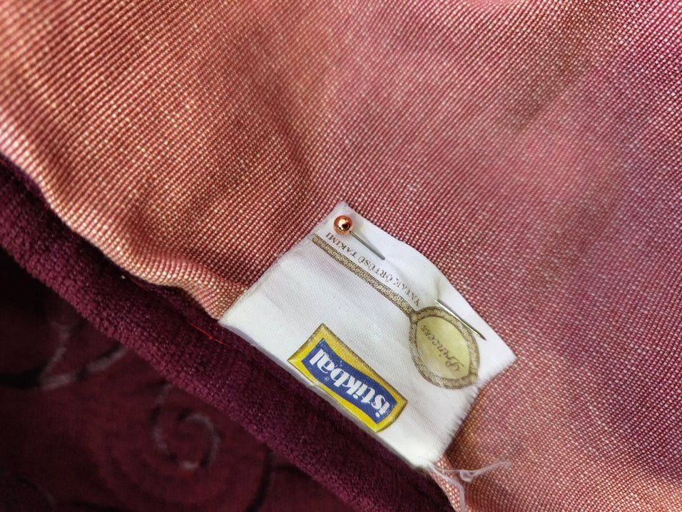 Bordo İşlemeli Yatak Örtüsü istikbal marka - Görsel 3